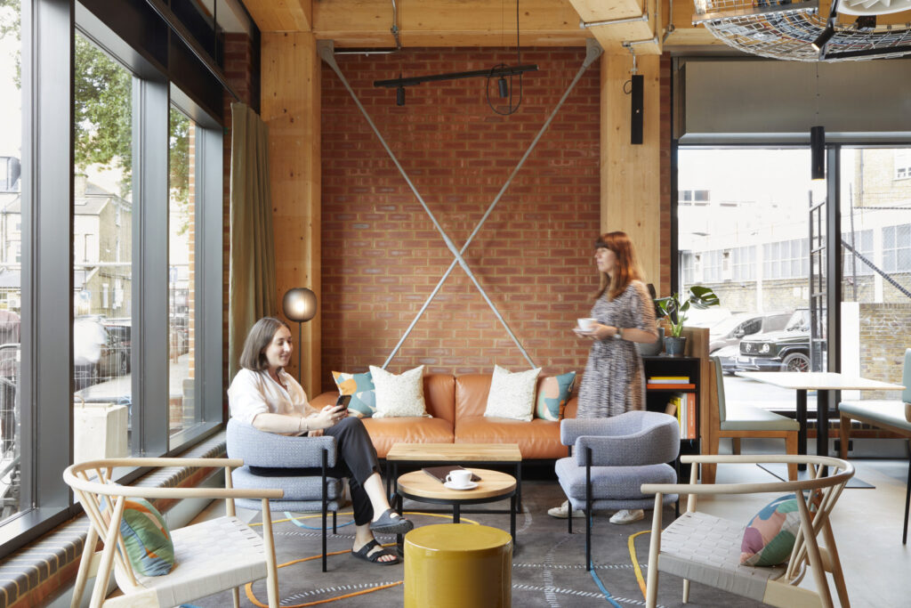 Our hot desk lounge comes with a comfortable soft seating area.